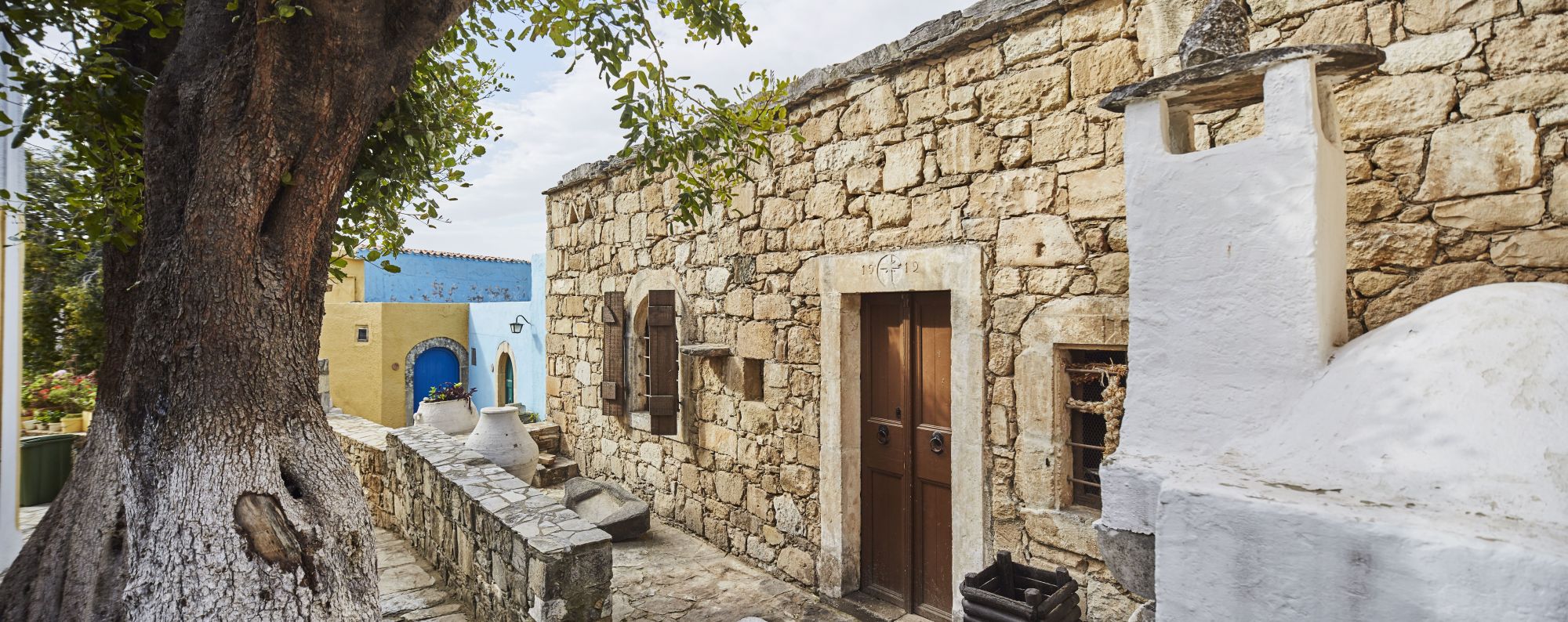 OLD TRADITIONAL HOUSES