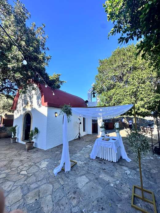 Arolithos Traditional Cretan village