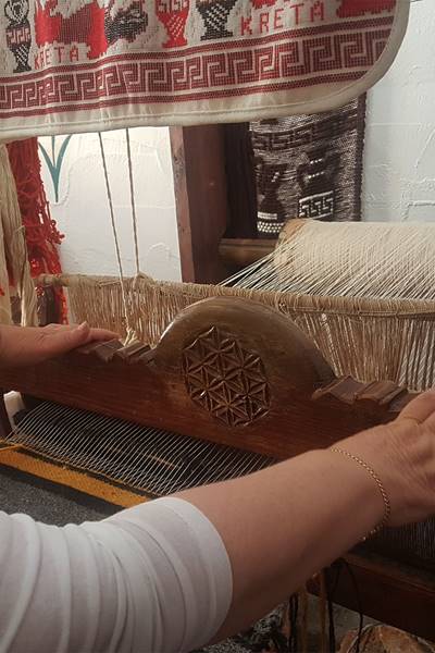 ΤΕΧΝΕΣ ΚΑΙ ΧΕΙΡΟΤΕΧΝΗΜΑΤΑ