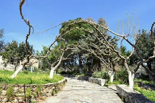 Arolithos Traditional Cretan village